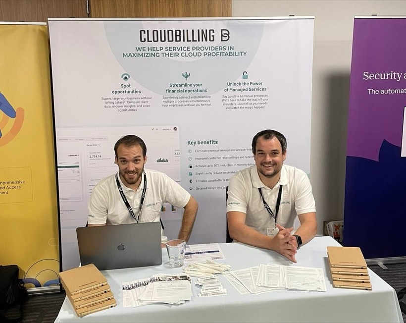 Two CloudBilling colleagues at the stand